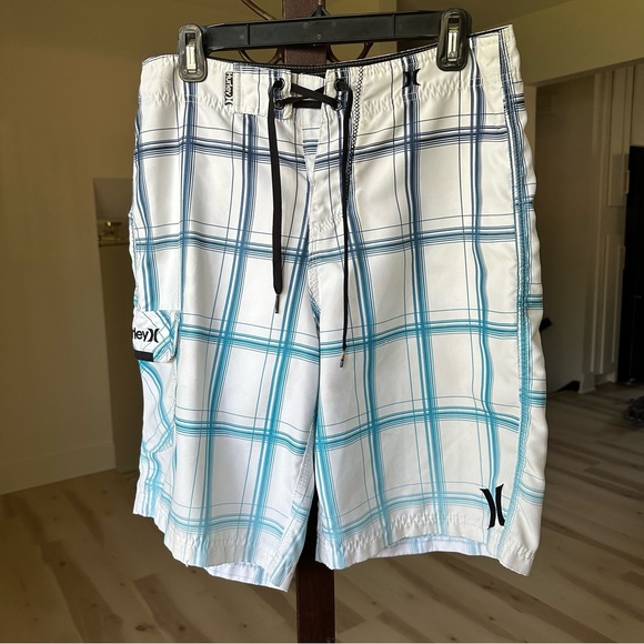 Hurley Board Shorts Mens 32 White Plaid Casual Swim Surf Kayak Beach Pool - Picture 1 of 5